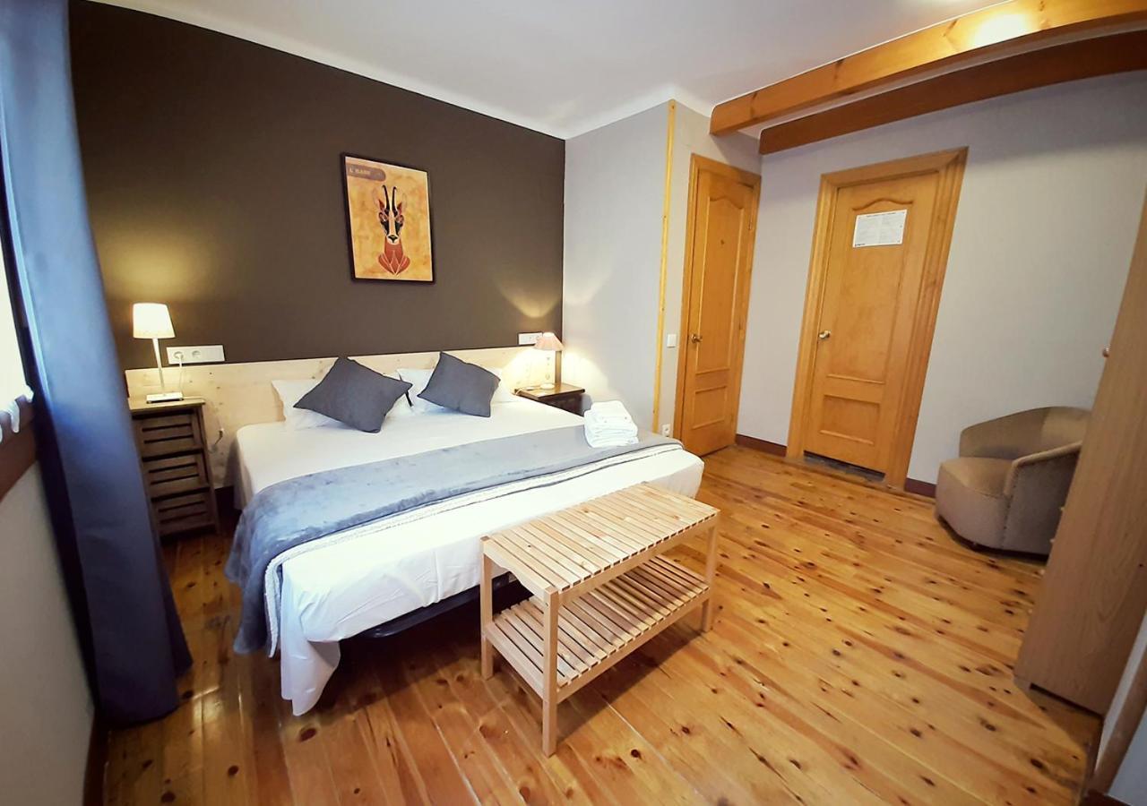 Hostal Fonda Prat Puigcerdà Eksteriør billede